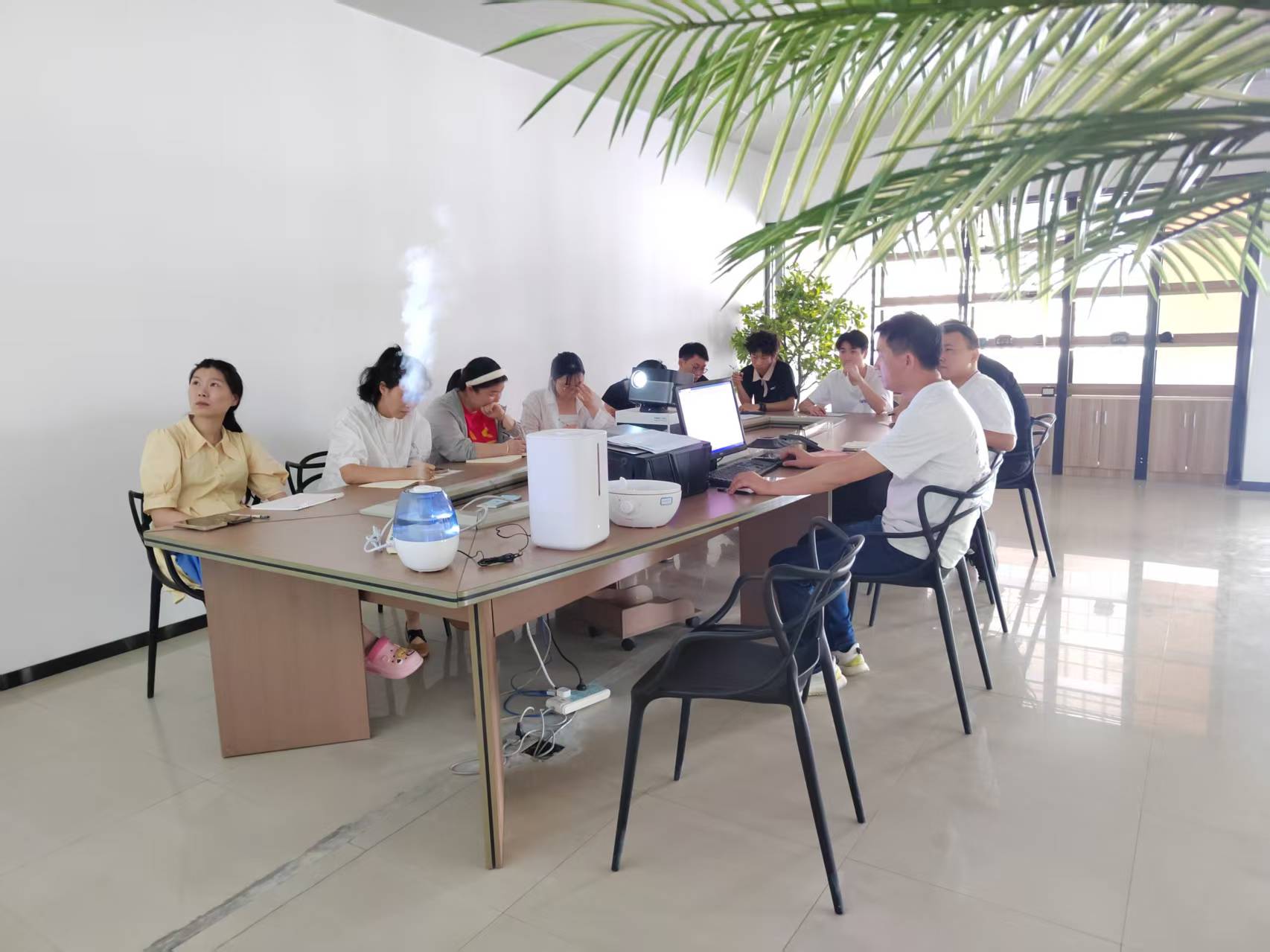 מפגש הדרכה לידע במכשירי אדים